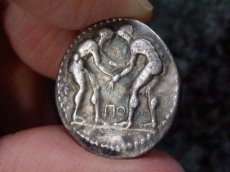 画像5: 古代ギリシャコイン　パンフィリア　アスペンドス　スタテル銀貨　前380-前330年　古代オリンピック、レスリングの試合が刻まれたコイン (5)