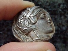 画像6: 古代ギリシャコイン　アッティカ地方　アテネ　テトラドラクマ銀貨　前450年頃発行　古代コインで最も有名な意匠　アテナ神と聖鳥フクロウのコイン (6)