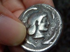 画像8: 古代ギリシャコイン(額装付き)　シチリア　シラクサ　テトラドラクマ銀貨　前5世紀  シチリアの伝説アレトゥーサ　二頭立て馬車とニケ (8)