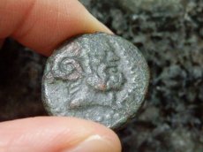 画像5: 古代ギリシャコイン　シチリア島　カタネ　銅貨　前２１２年以降　羊の角のゼウス・アモン　ディケー神 (5)