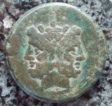 画像2: 古代ローマコイン　共和政期　前２１１－２０６年　アス青銅貨　ヤヌス神と船首　デナリウス銀貨の発行が開始された時のアス青銅貨 (2)