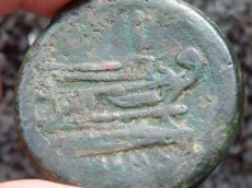 画像9: 古代ローマコイン　共和政期　前２１１－２０６年　アス青銅貨　ヤヌス神と船首　デナリウス銀貨の発行が開始された時のアス青銅貨 (9)