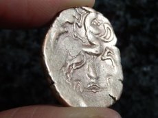 画像13: 古代ケルトコイン(額装付き)　ガリア・ピクトネース族　スタテル金貨　前1世紀　ケルトのヘラクレス、オグミオス神と人面馬 (13)