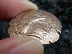 画像11: 古代ケルトコイン(額装付き)　ガリア・ピクトネース族　スタテル金貨　前1世紀　ケルトのヘラクレス、オグミオス神と人面馬 (11)
