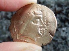 画像9: 古代ケルトコイン(額装付き)　ガリア・ピクトネース族　スタテル金貨　前1世紀　ケルトのヘラクレス、オグミオス神と人面馬 (9)