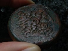 画像8: 古代ギリシャコイン　プトレマイオス朝エジプト　プトレマイオス３世　銅貨　前２４５－前２２５年　ゼウスの肖像　鷲  (8)