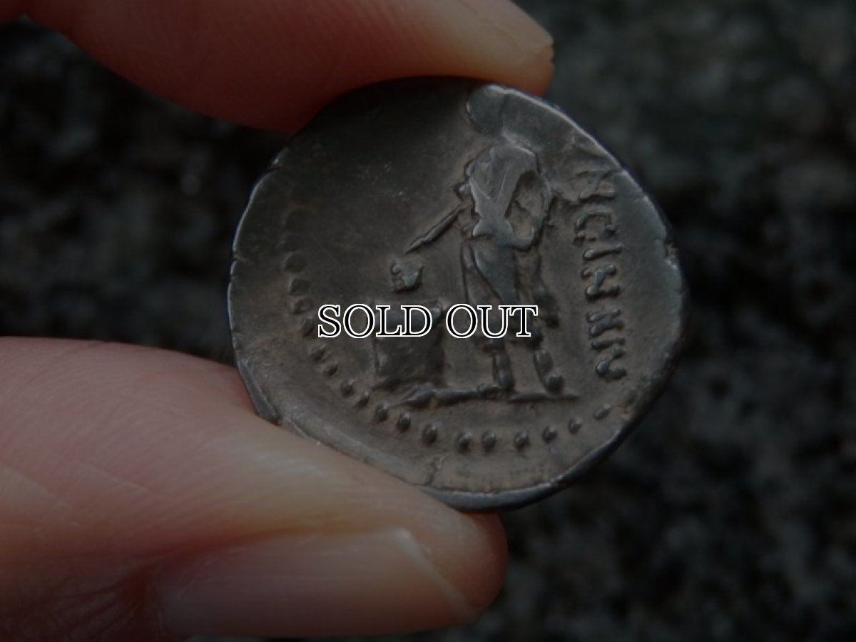 画像6: 古代ローマコイン　共和政期　前63年　ルキウス・カシウス・ロンギヌス　デナリウス銀貨　ウェスタ神の肖像　投票箱に投票するローマ市民 (6)