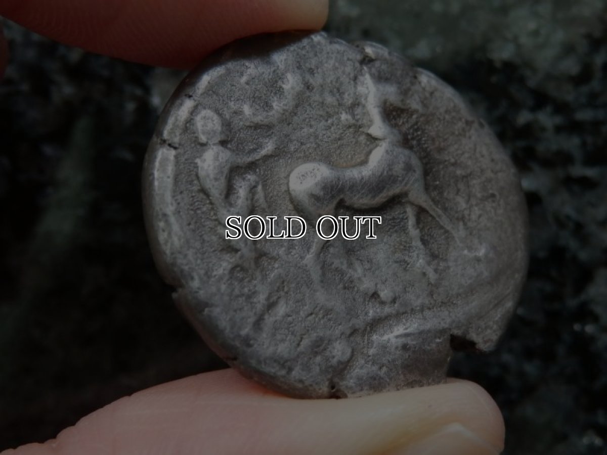 画像11: 古代ギリシャコイン(額装付き)　シチリア島・メッセナ　テトラドラクマ銀貨　前４８０－前４６１年　僭主アナクシラスの古代オリンピック優勝を表す意匠 (11)