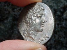 画像5: 古代ギリシャコイン　マケドニア・テッサロニキ　テトラドラクマ銀貨　前1世紀　アレクサンダー大王の肖像　棍棒　 (5)