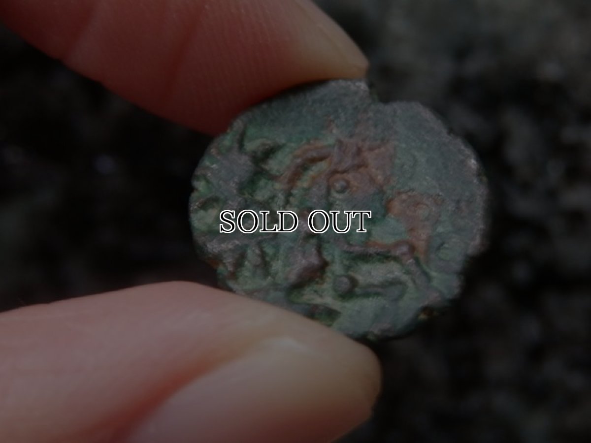 画像15: 古代ケルトコイン　(額装付き)　ガリア・ベロウァキー族　銅貨　前６０－前２５年　走る人　古代ケルト芸術 (15)