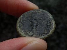 画像11: 古代ローマコイン　属州貨(トラキア王国・ロエメタルケス3世)　38-46年　ブロンズ貨　カリグラの肖像　リースとシュロを持つニケ (11)