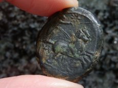 画像10: 古代ギリシャコイン　シチリア島　シラクサ　銅貨　前２８８－前２７９年　ペルセポネ　2頭立て戦車 (10)