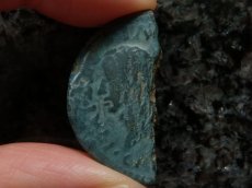 画像4: 古代ローマコイン　属州貨(ガリア・ヴィエンヌ)　前36年以降　半分に割られたアス銅貨　ユリウス・カエサルの肖像　ガレー船　カエサルの植民市ヴィエンヌの半分に割られたアス貨 (4)