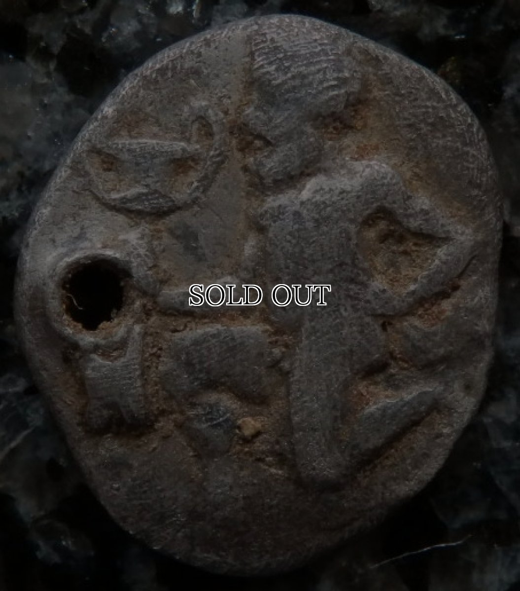 ギリシャコイン　トラキア・タソス島　前4世紀　トリヘミオボル銀貨　カンタロスを持つサテュロス　アンフォラ