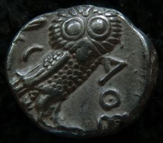 ギリシャコイン　アテネ　テトラドラクマ銀貨　前4世紀　アテナ神の肖像　フクロウ(アテナ神の聖鳥)　古代コインで最も有名なデザイン・アテナ神と梟のコイン！