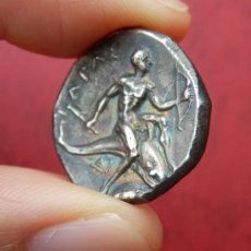 画像9: 古代ギリシャコイン　イタリア・カラブリア州タラス　スタテル銀貨　前２８１－前２７２年　イルカに乗るタラスの銀貨 (9)