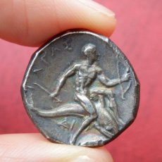 画像8: 古代ギリシャコイン　イタリア・カラブリア州タラス　スタテル銀貨　前２８１－前２７２年　イルカに乗るタラスの銀貨 (8)