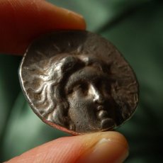 画像5: 古代ギリシャコイン　カリア地方ロードス島　テトラドラクマ銀貨　前２３０－前２０５年　エーゲ海の薔薇の島、ロードス島のヘリオスと薔薇の銀貨  (5)