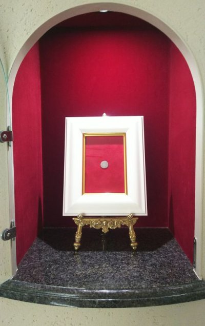 画像1: 古代ローマコイン(額装付き)　帝政期　トラヤヌス　デナリウス銀貨　１１５年　ローマに現存するトラヤヌスの記念柱のコイン