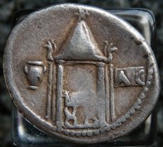 画像3: 古代ローマコイン  共和政期　カッシウス・ロンギヌス　前５５年　デナリウス銀貨　ウェスタ神肖像　ウェスタ神殿と投票札 (3)