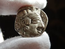 画像3: 古代ギリシャコイン　アッティカ地方　アテネ　テトラドラクマ銀貨　前450年頃発行　古代コインで最も有名な意匠　アテナ神と聖鳥フクロウのコイン (3)