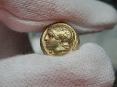 画像4: 古代ギリシャコイン　イオニア地方　フォカイア　前４５０－前３３０年　ヘクテ金貨　グリフィンの兜のアテナ神 (4)