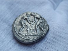 画像8: 古代ギリシャコイン　パンフィリア地方アスペンドス　スタテル銀貨　前３８０－前３３０年発行　レスリング　古代オリンピックのコイン (8)