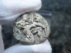 画像4: 古代ギリシャコイン トラキア地域 タソス島 前500-前480年 スタテル銀貨 マイナスを抱くサテュロス (4)
