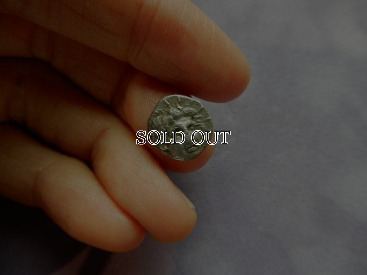 画像10: 古代ギリシャコイン(額装付き)　カリア地方　ロードス島　半ドラクマ銀貨　前１７０－前１５０年　太陽神ヘリオス　薔薇 (10)