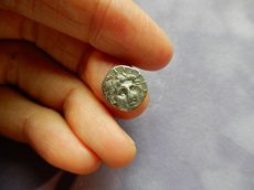画像10: 古代ギリシャコイン(額装付き)　カリア地方　ロードス島　半ドラクマ銀貨　前１７０－前１５０年　太陽神ヘリオス　薔薇 (10)