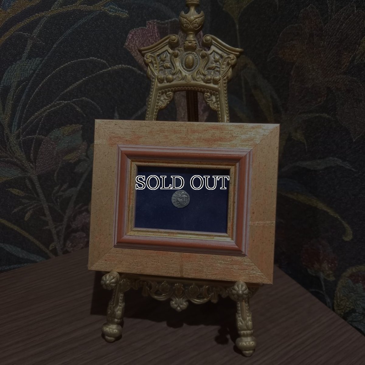 画像2: 古代ギリシャコイン(額付き)　カリア地方　ロードス島　半ドラクマ銀貨　前１７０－前１５０年　太陽神ヘリオス　薔薇 (2)