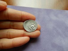 画像9: 古代ギリシャコイン(額装付き)　カリア地方　ロードス島　前８８－前４３年　ドラクマ銀貨　太陽神ヘリオス　上から見たバラの花 (9)
