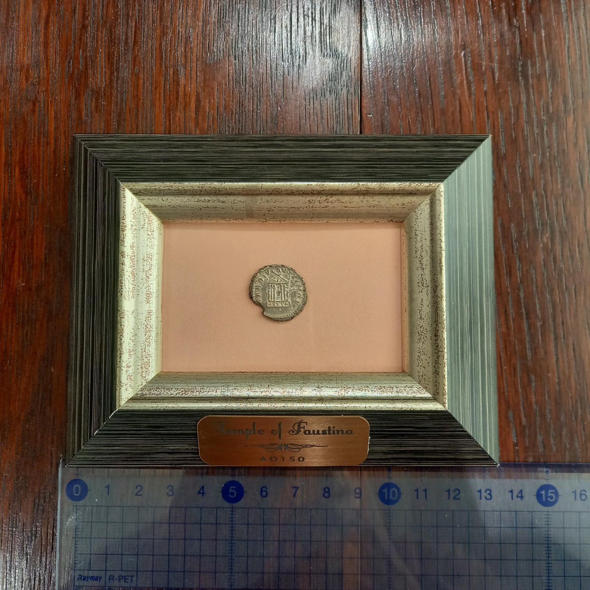 画像5: 古代ローマコイン(額付き)　帝政期　アントニヌス・ピウス　150年　デナリウス銀貨　皇后ファウスティナ　ファウスティナ神殿完成時のコイン (5)