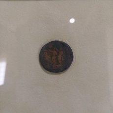 画像4: 古代ローマコイン(額付き)　属州貨(マケドニア・フィリッピ)　アウグストゥス　ブロンズ貨　前２７－後14年　アウグストゥスの肖像　アウグストゥスとユリウス・カエサルの像 (4)